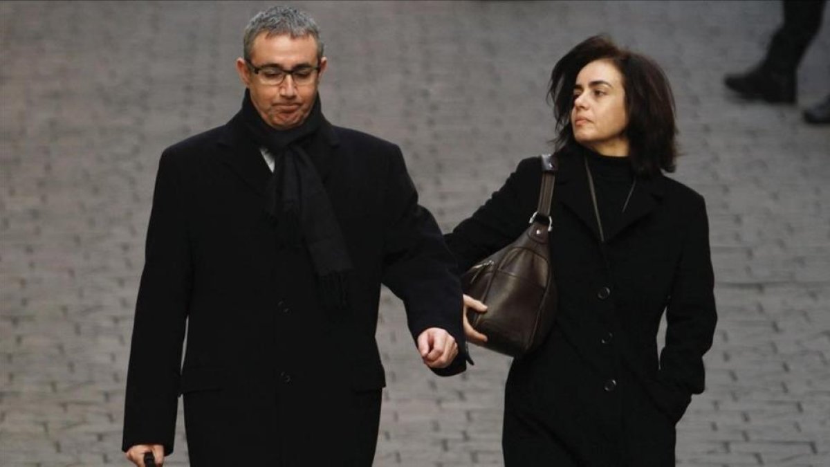 Ana María Tejeiro y su marido, Diego Torres.-REUTERS