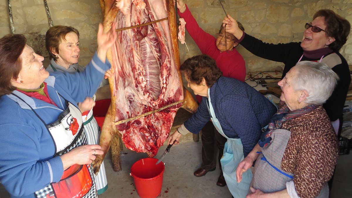 Imagen de archivo de una matanza de Langa de Duero.-HDS