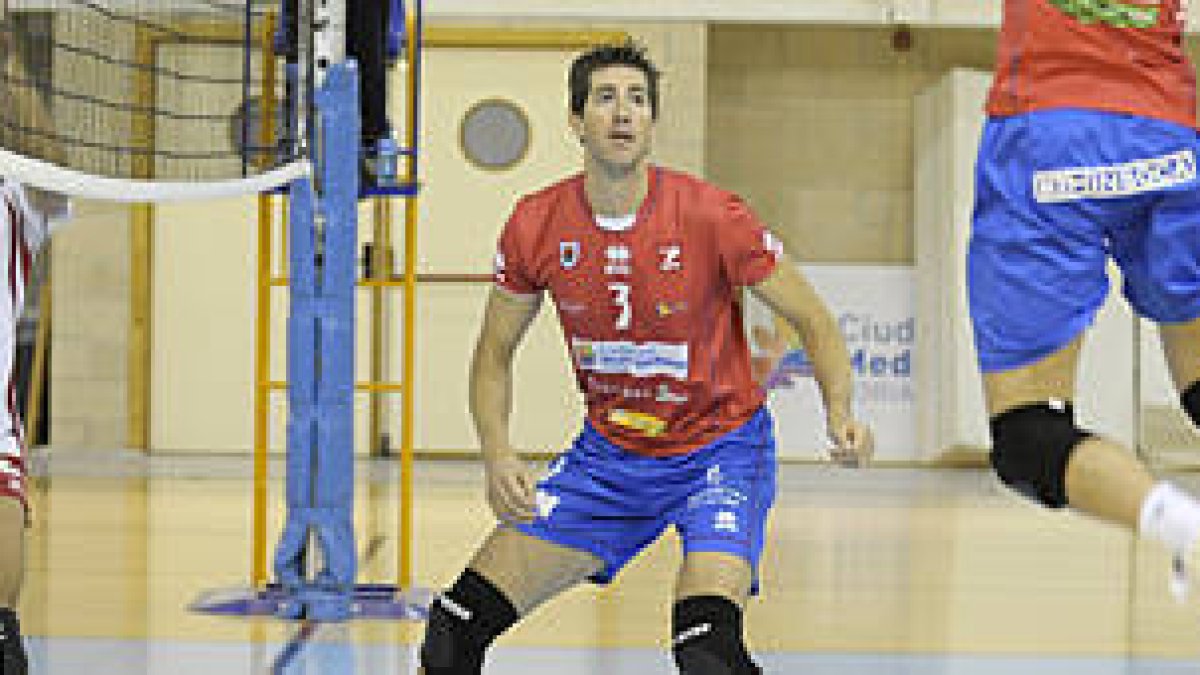 El jugador del CMA de Soria, José Luis Molto. / VALENTÍN GUISANDE-