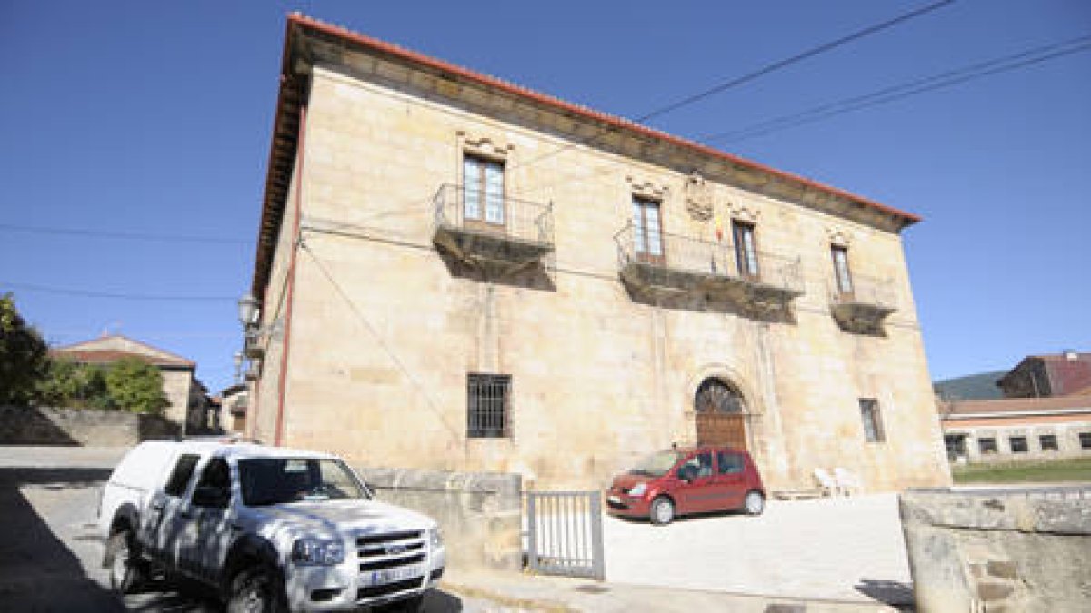 Residencia ‘El Palacio’de Vinuesa en la que ocurrieron los hechos el 18 de octubre de 2010. / ÚRSULA SIERRA-