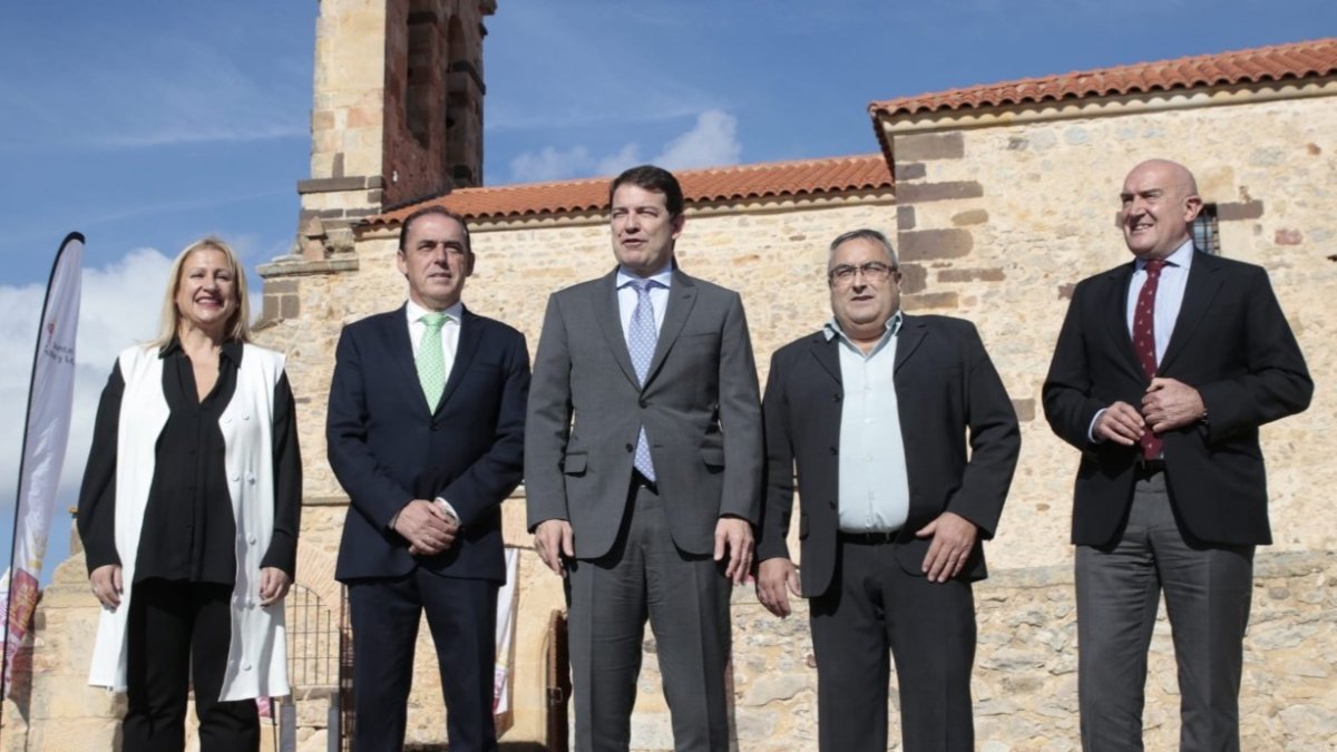 Mañueco junto a De Gregorio, Serrano, Molina y Carnero. GONZALO MONTESEGURO