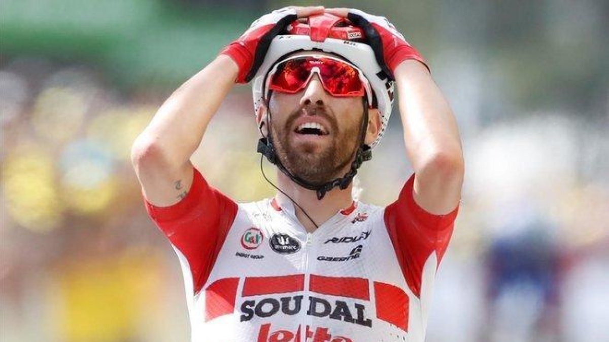 De Gendt celebra la victoria en Saint Étienne.-