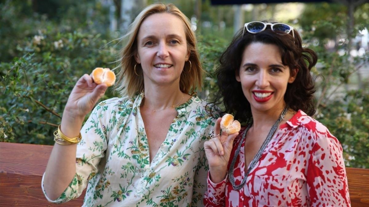 Las psicólogas y sexólogas Heidi Beroud-Poyet y Laura Beltran, en Barcelon-ELISENDA PONS