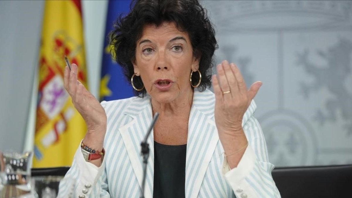 La portavoz del Gobierno, Isabel Celaá, este viernes tras el Consejo de Ministros-JOSÉ LUIS ROCA