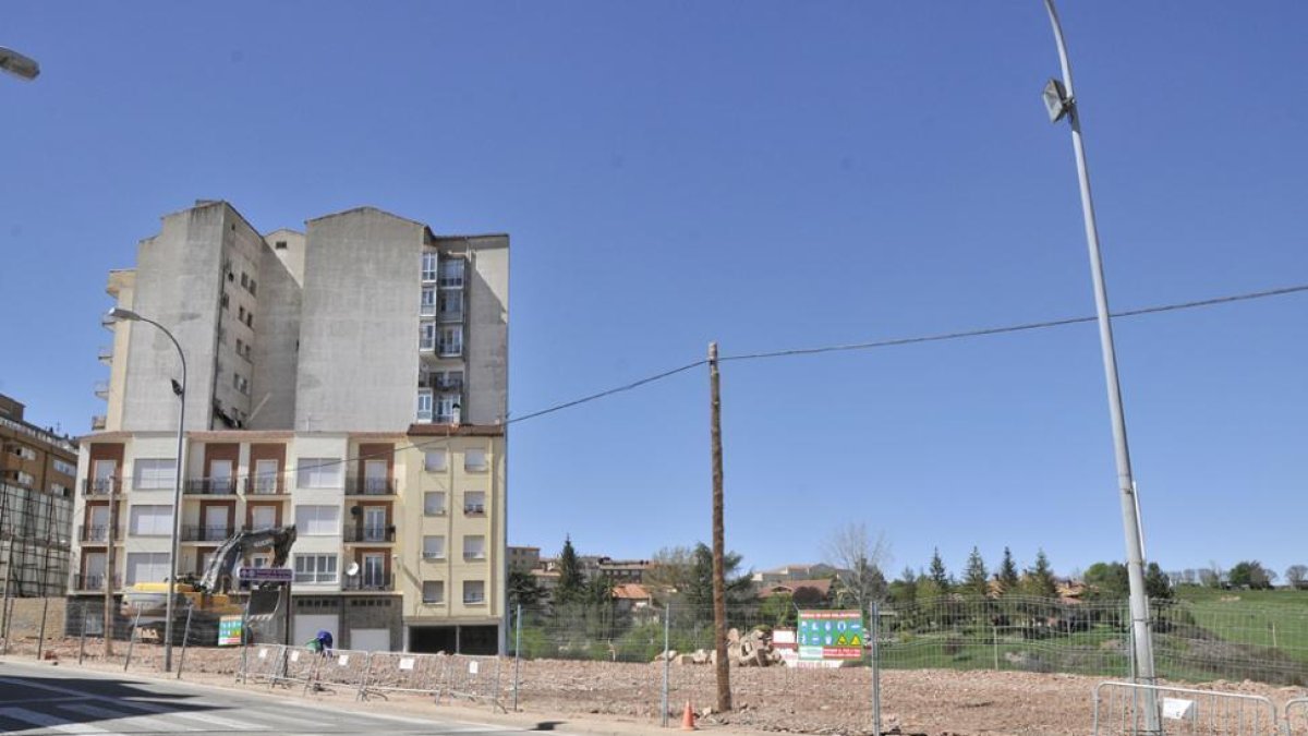 Imagen de la zona donde antes estaban los edificios de la calle Hospicio.-VALENTÍN GUISANDE