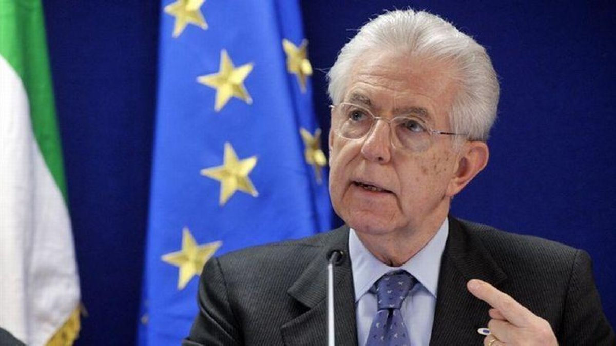 El exprimer ministro italiano Mario Monti, en una imagen de archivo.-REUTERS / ERIC VIDAL
