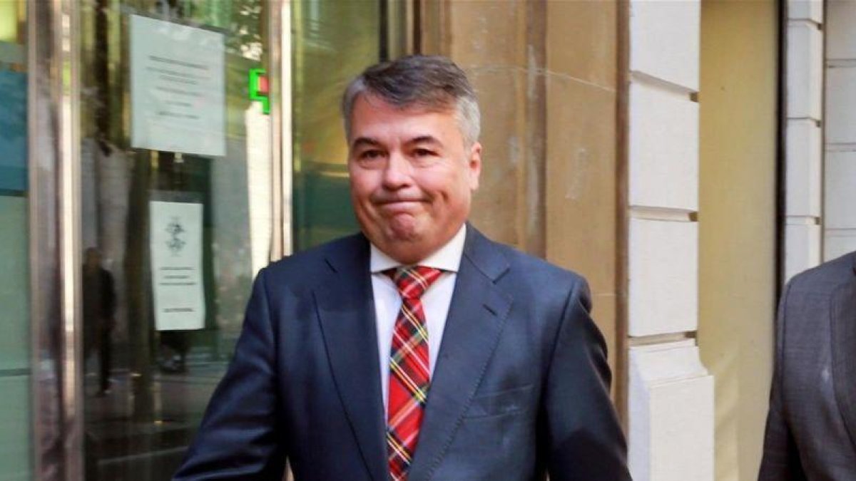 El abogado de los cinco condenados de La Manada, Agustín Martínez Becerra.-EFE / JAVIER CEBOLLADA