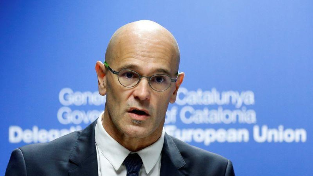 El Gobierno despide a los trabajadores de las delegaciones de la Generalitat en el exterior tras aplicar el 155.-FRANCOIS LENOIR (REUTERS)