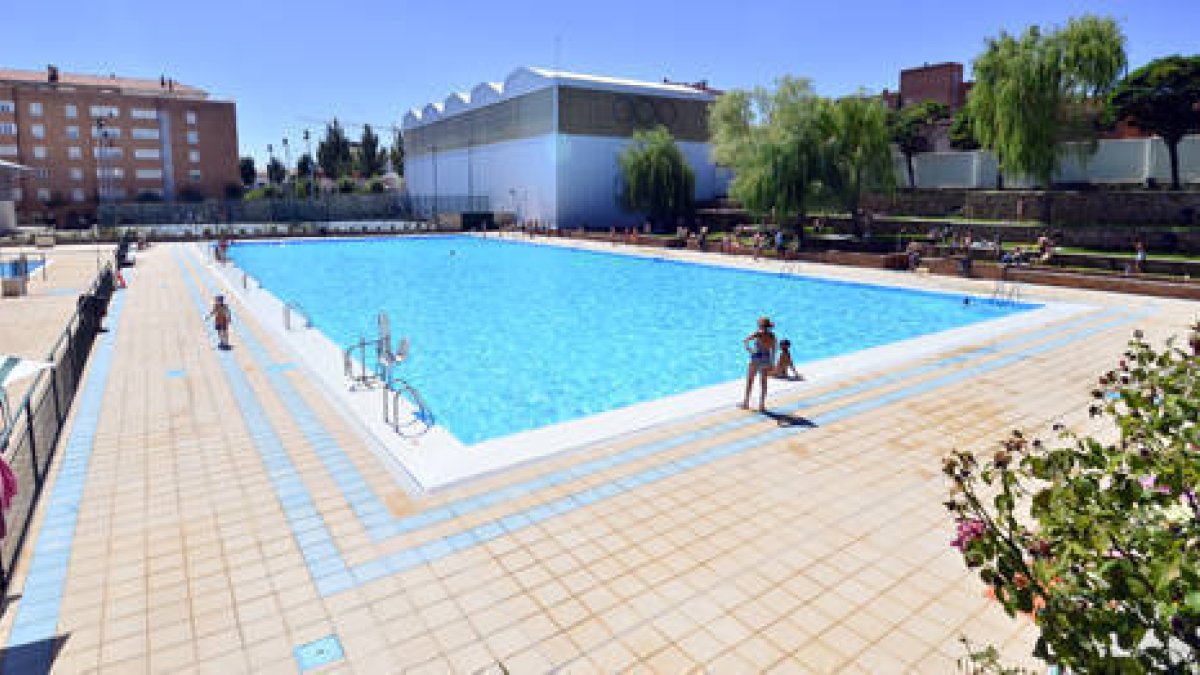 Piscina del San Andrés en una imagen de archivo. / HDS