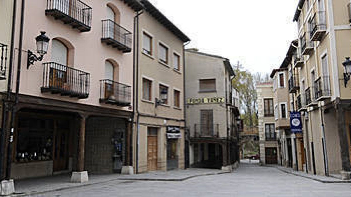 Detalle de San Esteban de Gormaz. / VALENTÍN GUISANDE-