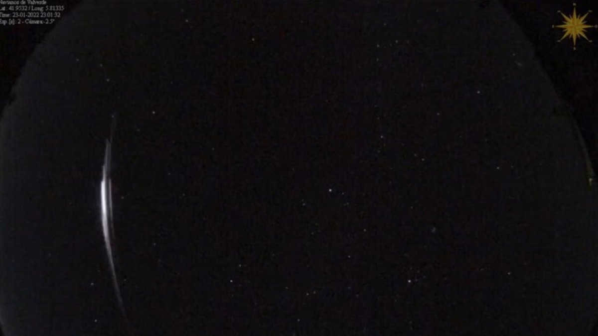 Restos del satélite Starlink que se pudieron observar en toda Castilla y León. Imagen tomada desde Navianos de Valverde (Zamora) por Miguel A. Furones. ICAL