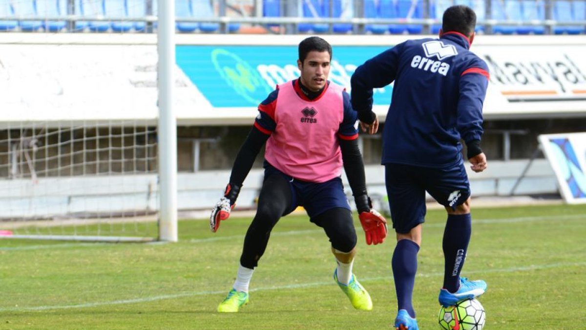 Munir en un entrenamiento en el campo de Los Pajaritos.-Álvaro Martínez