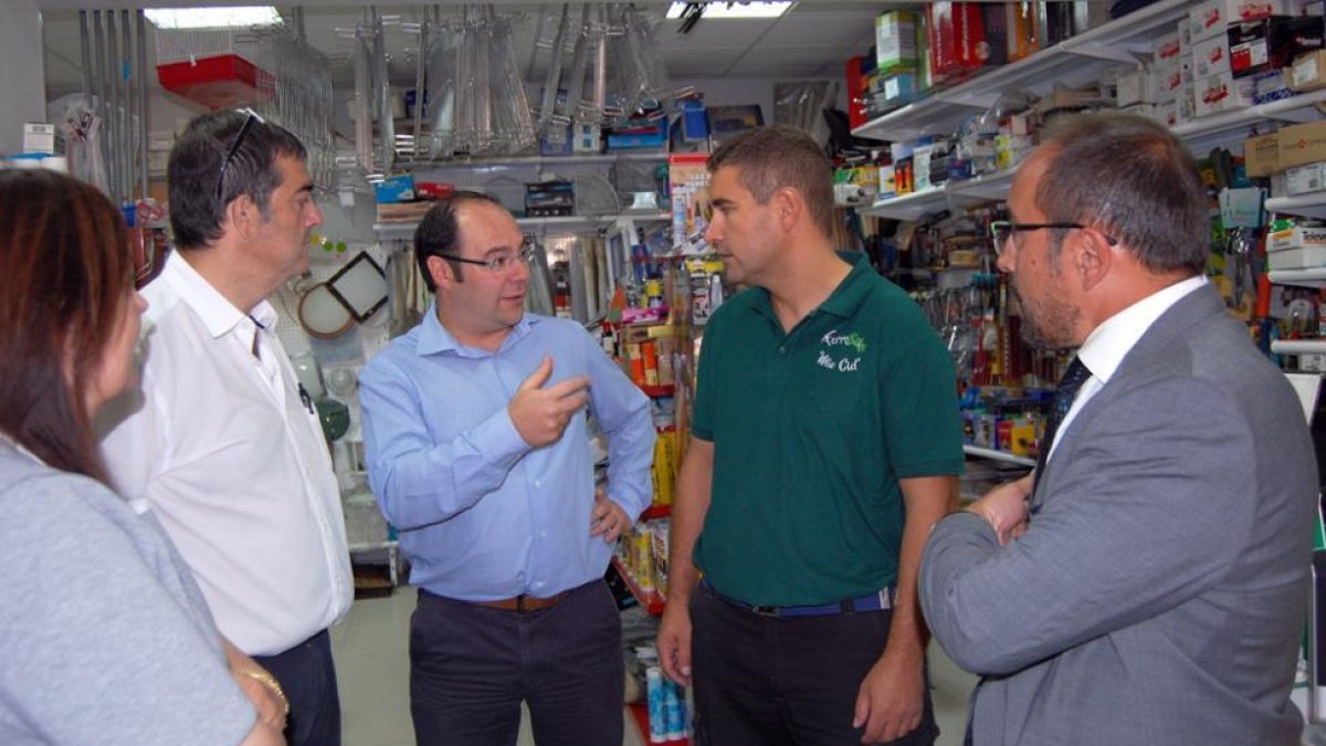 Santamaría, Dïez, un emprendedor y Rey, ayer, en San Esteban.-CEDIDA
