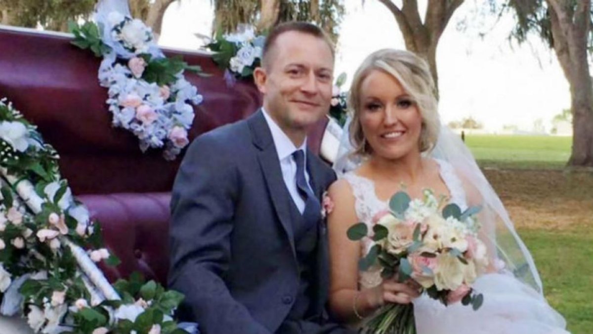 Cameron Hill y Melissa Dohme, el día de su boda.-FACEBOOK
