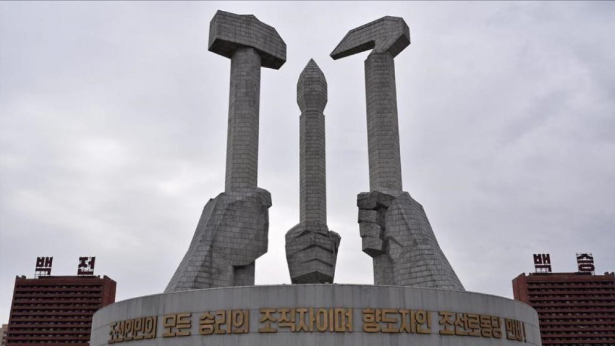 El monumento al Partido de los Trabajadores de Corea del Norte en Piongyang.-FRANCK ROBICHON