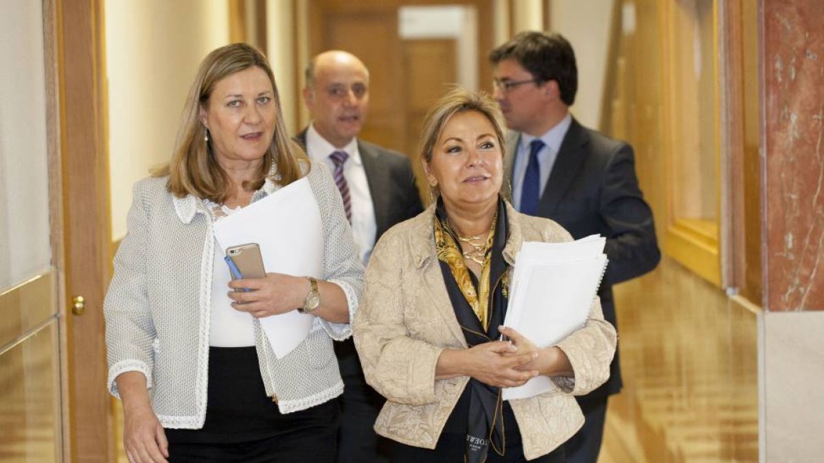 Pilar del Olmo y Rosa Valdeón, en primer término. Baeta y Salgado, tras ellas-Ical