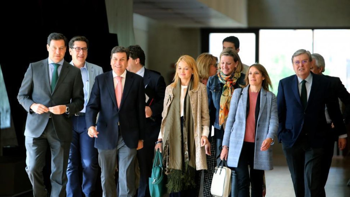 El consejero de Empleo, Carlos Fernández Carriedo, comparece ante la Comisión de Hacienda de las Cortes para informar del proyecto de presupuestos para su departamento-Leticia Pérez / ICAL
