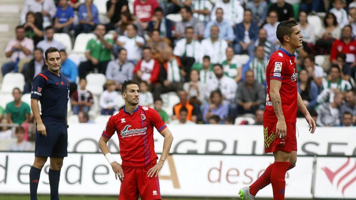 Óscar Díaz y Pedraza en el partido del pasado domingo en Córdoba.-ÁREA 11