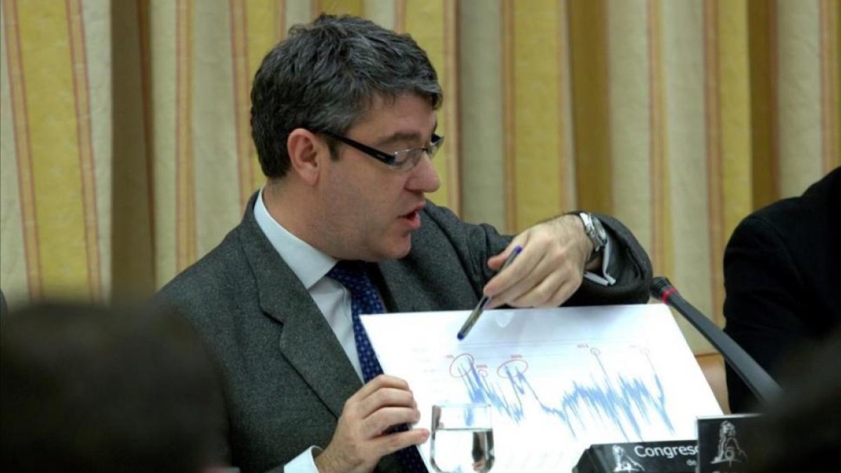 El ministro de Energía, Álvaro Nadal, el pasado enero en el Congreso.-DAVID CASTRO