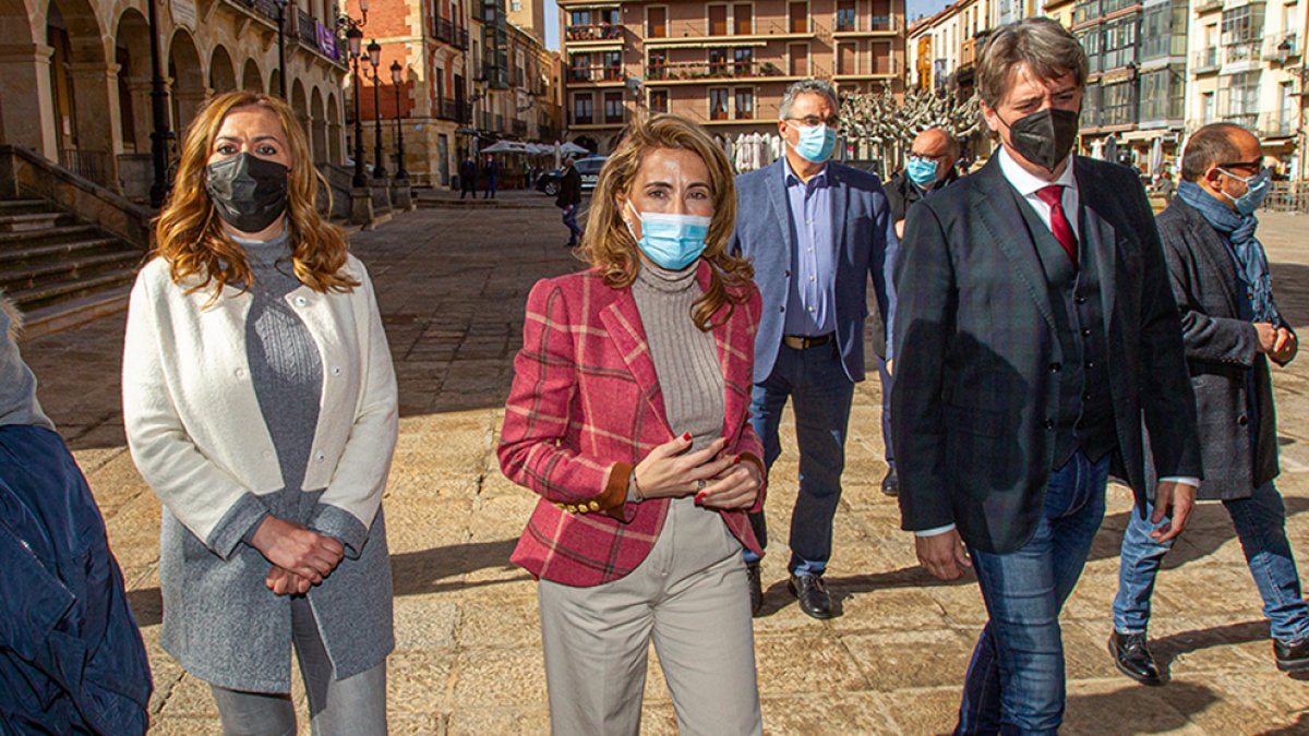 La ministra de Transportes, Movilidad y Agenda Urbana, Raquel Sánchez, ayer en su visita a Soria. MARIO TEJEDOR