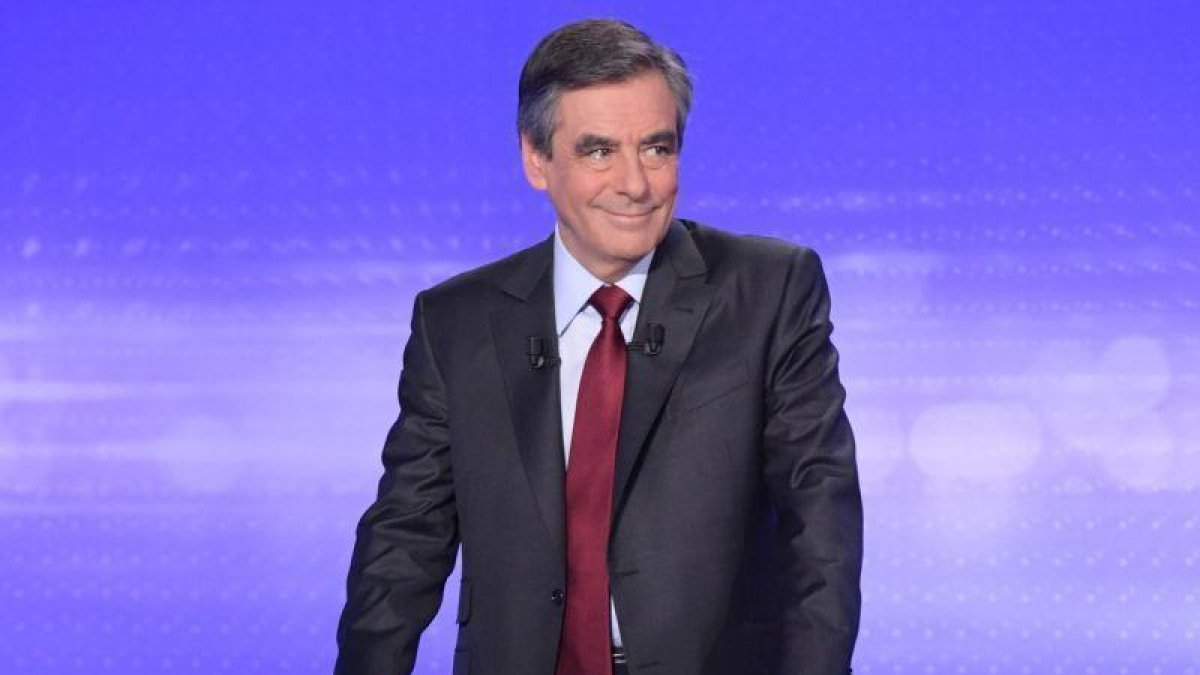 Franços Fillon, durante el debate de candidatos a las primarias de la derecha francesa, en France 2.-CHRISTOPHE ARCHAMBAULT / POOL