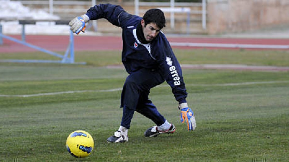 Eduardo Navarro en un entrenamiento. / V. Guisande-
