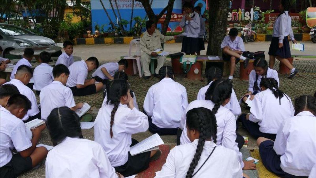 Niños en la escuela en Tailandia.-ADRIÁN FONCILLAS
