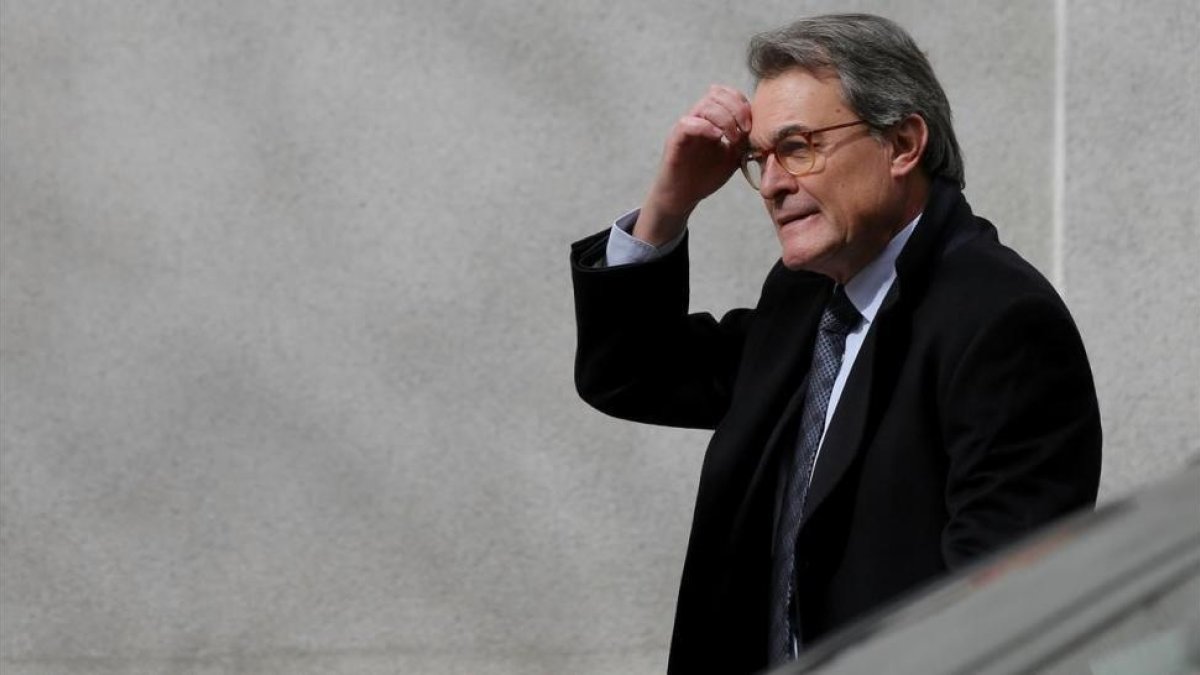 Artur Mas abandona el Tribunal Supremo.-/ JOSÉ LUIS ROCA