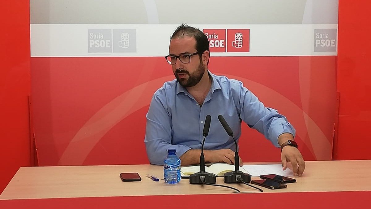 El procurador Ángel Hernández durante la rueda de prensa. HDS