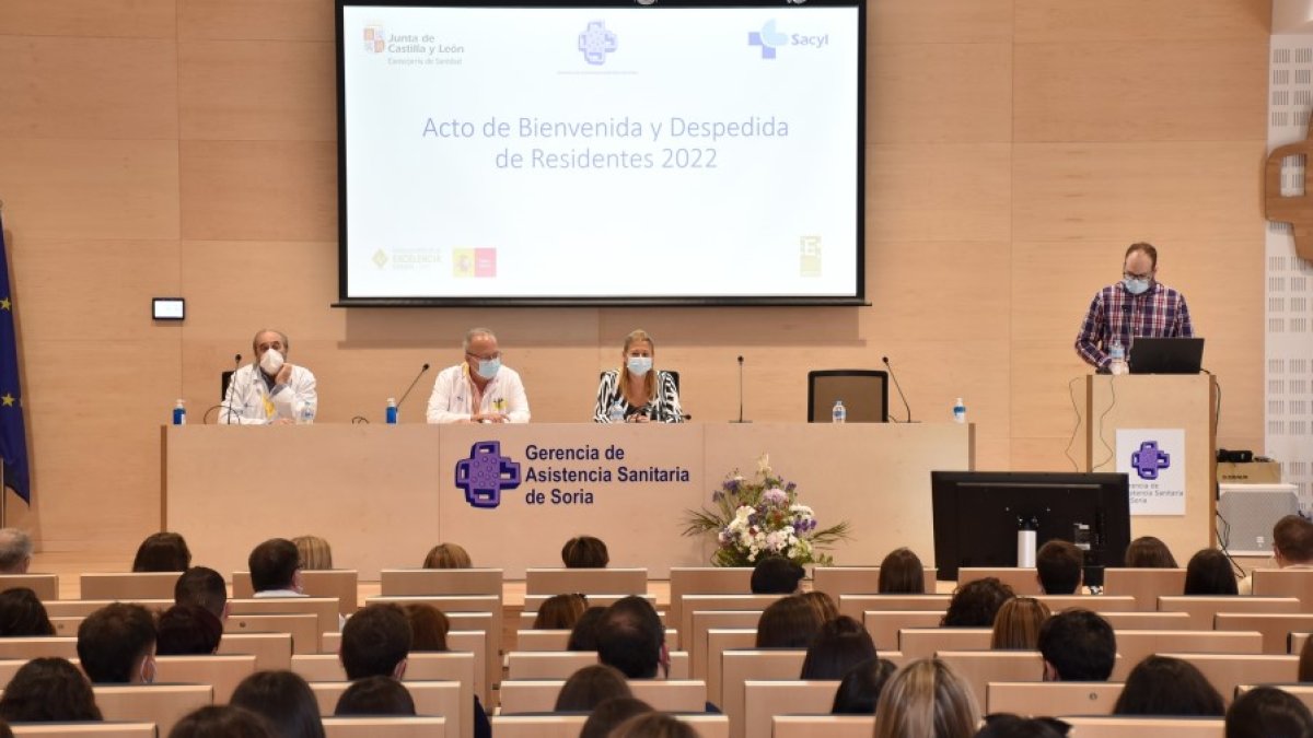 Acto de despedida a los MIR formados en Soria y bienvenida de los nuevos. HDS