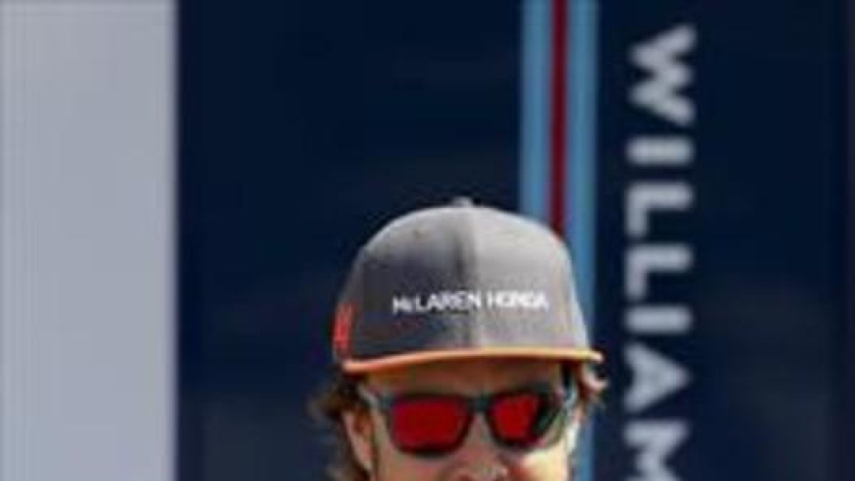 Fernando Alonso, un año más con McLaren.-