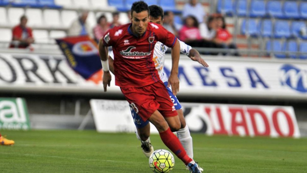 Óscar Díaz no podrá estar el sábado ante el Girona de Pablo Machín.-DIEGO MAYOR
