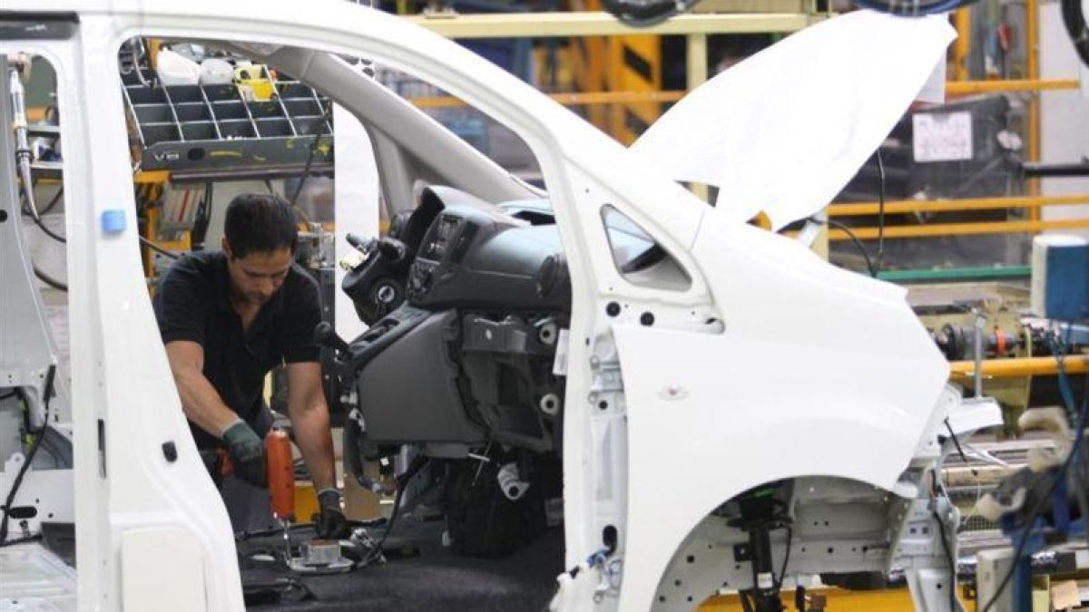 Fábrica de Nissan en la Zona Franca de Barcelona.-RICARD CUGAT