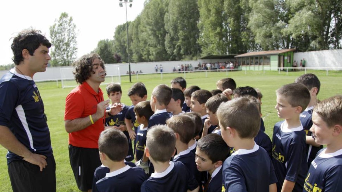 El Campus Sergio Asenjo que se celebra en Garray en su segunda edición arrancaba el sábado con la participación de más de un centenar de chavales.-Diego Mayor