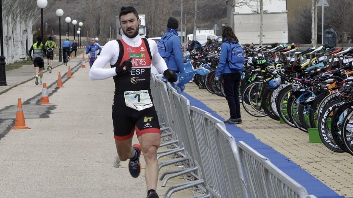Rubén Andrés, en el Nacional de duatlón en Soria el mes pasado.-LUIS ÁNGEL TEJEDOR