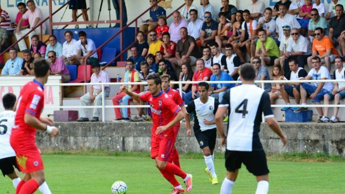 Imagen del partido de ayer.-Álvaro Martínez