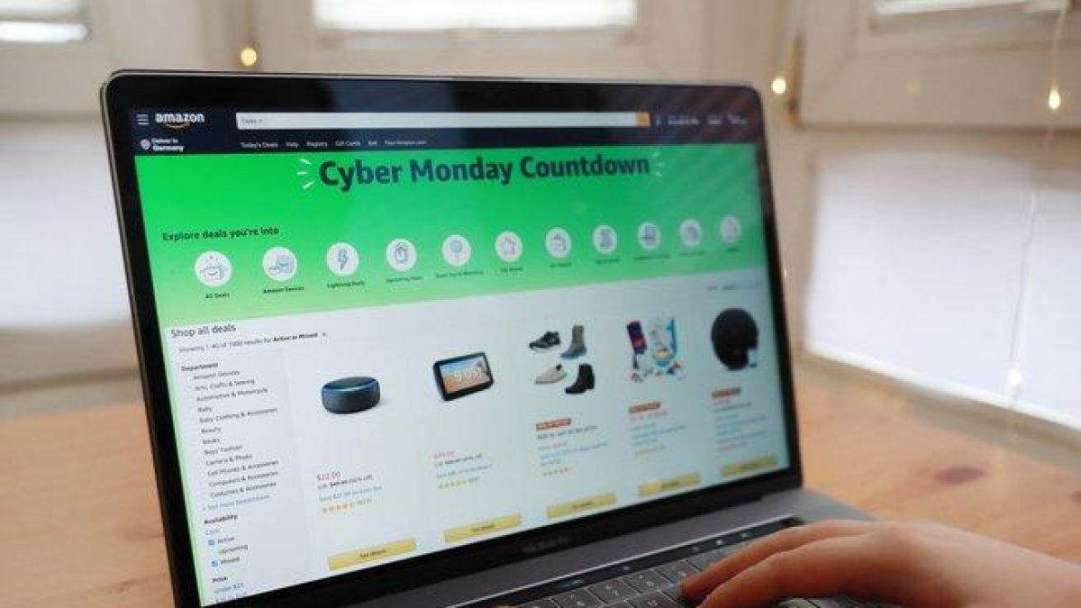 Página de comercio digital en un ordenador portátil. HDS