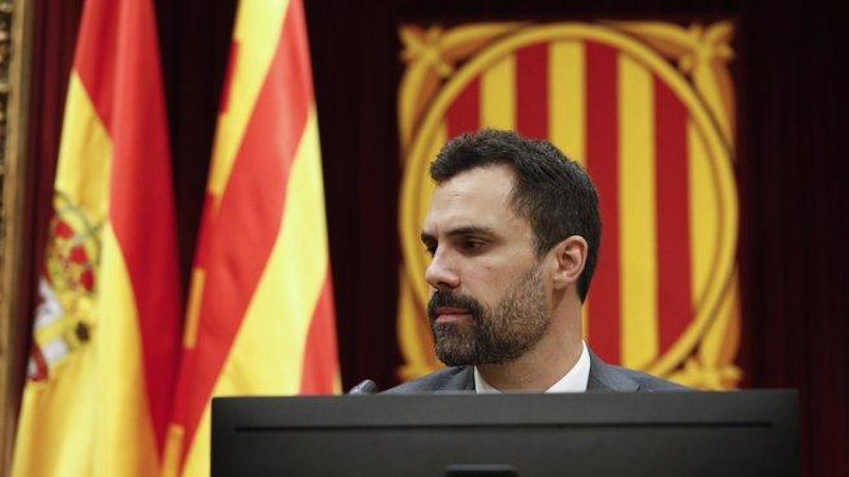 El presidente del Parlament, Roger Torrent, en la Cámara catalana.-FERRAN NADEU