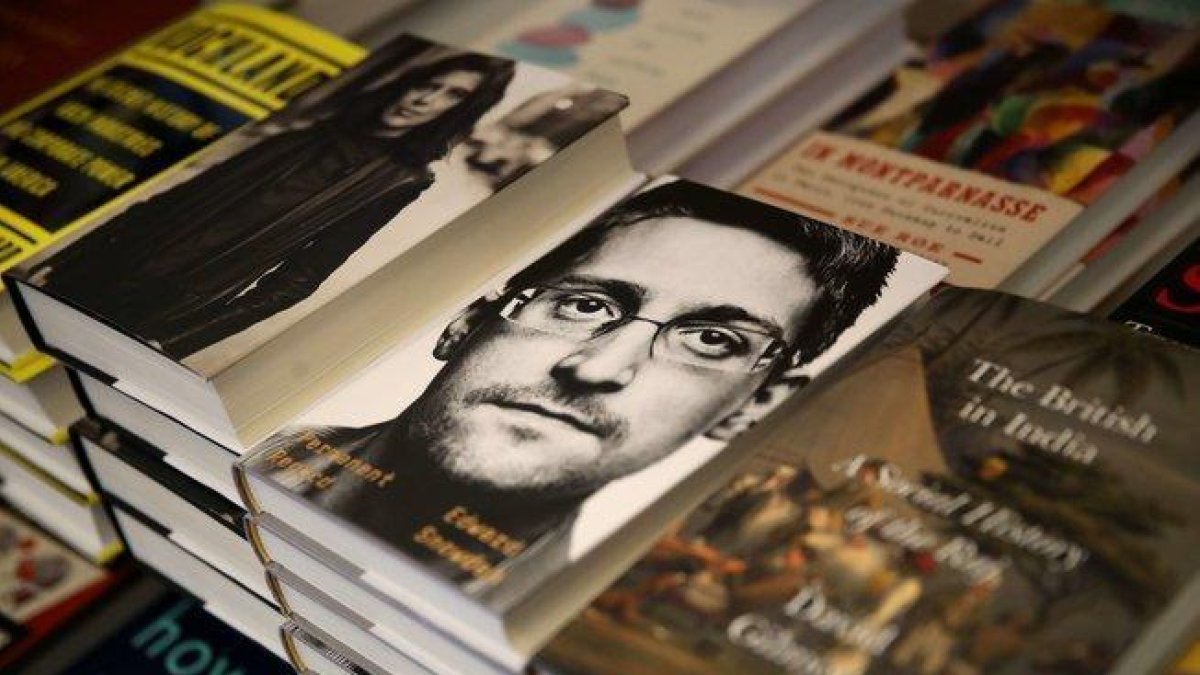 Ejemplares del libro de Snowden en una librería de San Francisco.-JUSTIN SULLIVAN / GETTY IMAGES / AFP