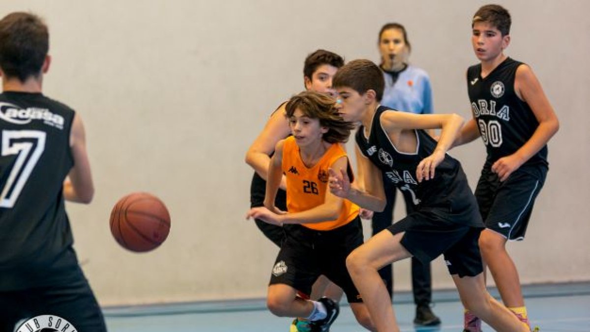 Jorge Gil, todavía alevín, forma parte en la presente temporada de la plantilla del CSB Infantil B. HDS