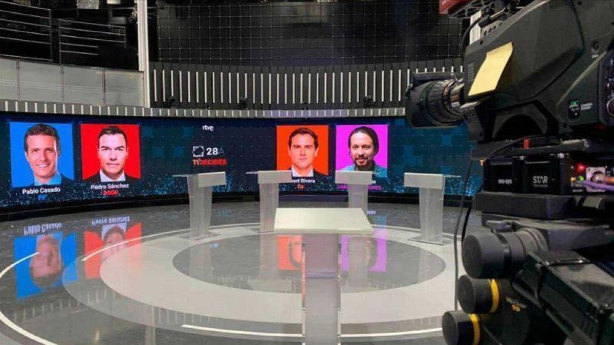 Plató de TVE en el que se celebrará el debate electoral con Sánchez, Casado, Iglesias y Rivera, el lunes 22 de abril.-RTVE