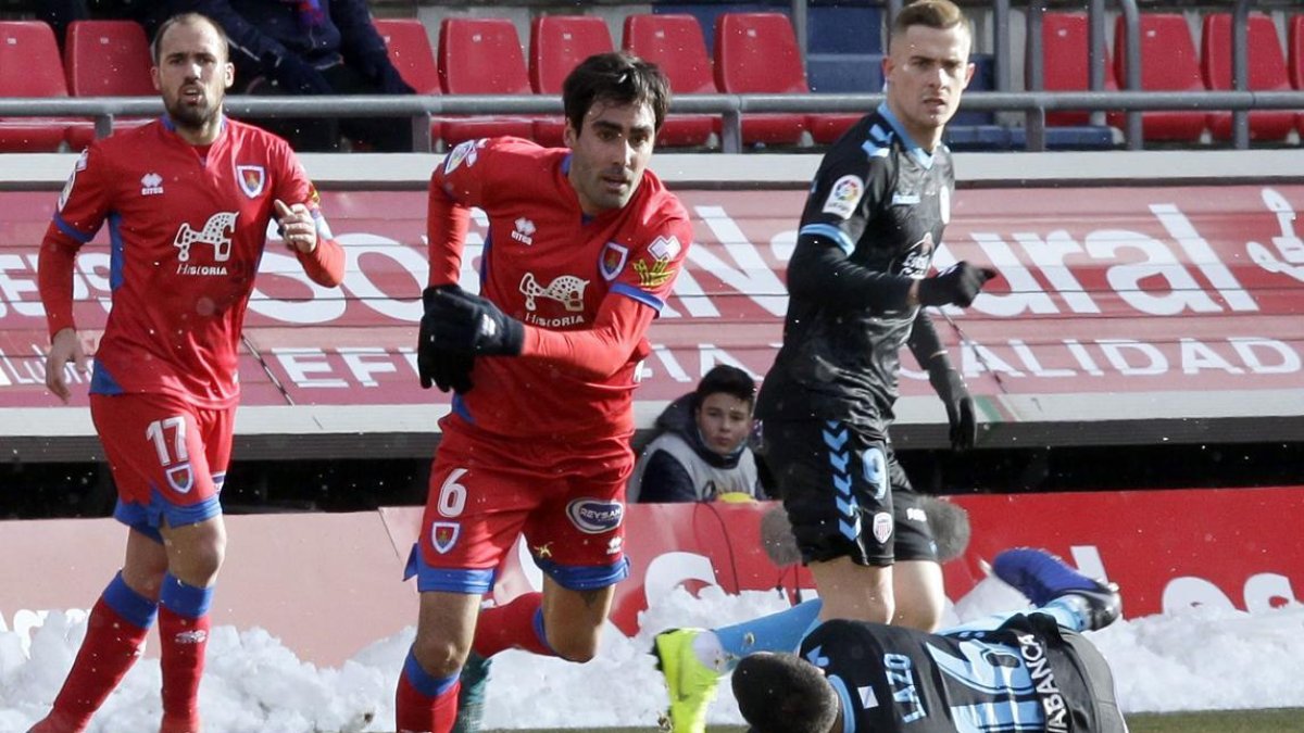 El Numancia podría tener la salvación matemática sin pierden Tenerife y Lugo.-Mario Tejedor