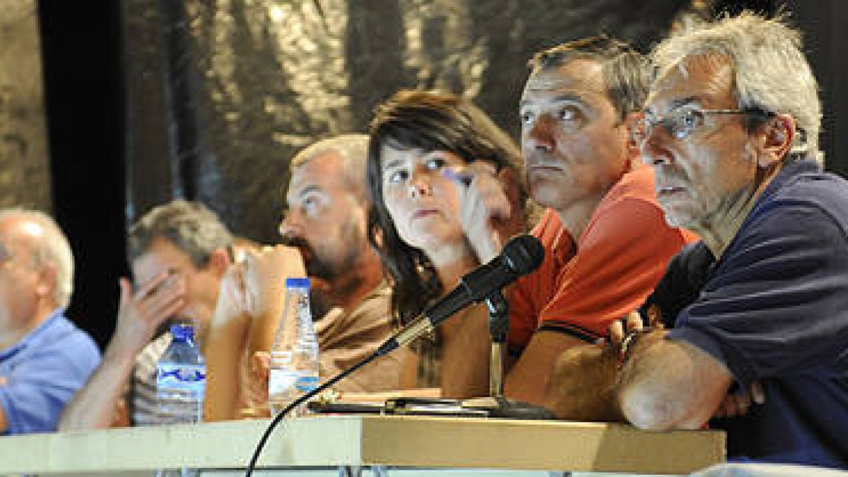 Trabajadores en la asamblea del jueves/ U. S. -