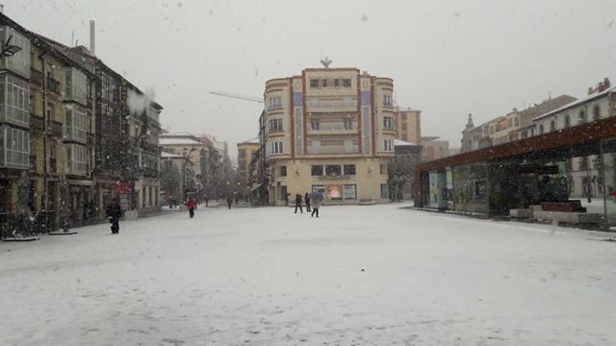 Plaza de Marianos Granados a las 10 de la mañana.-
