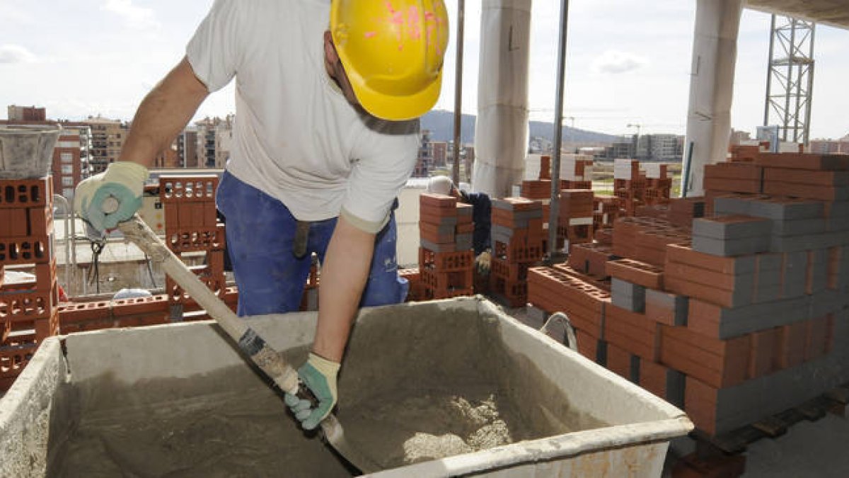 Trabajador de la construcción en una obra. / A. M.-