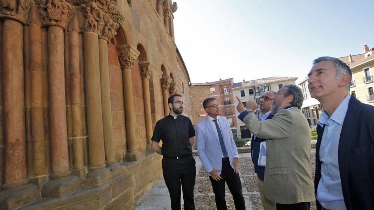 El director general de Patrimonio visita Santo Domingo-Mario Tejedor