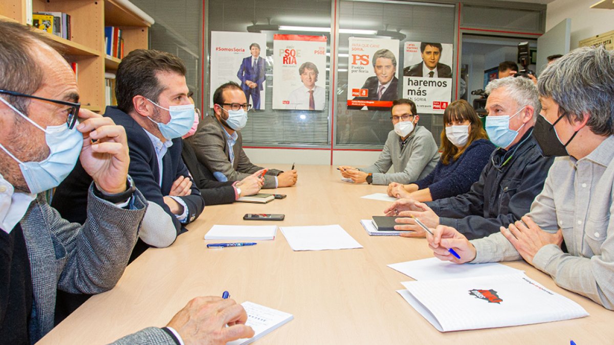 Anterior reunión del PSOE con Soria Ya. MARIO TEJEDOR