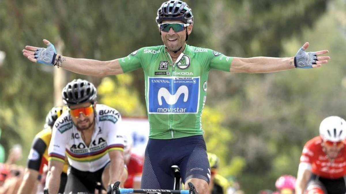 Alejandro Valverde triunfa por delante de Peter Sagan en la octava etapa de la Vuelta.-EFE / MANUEL BRUQUE
