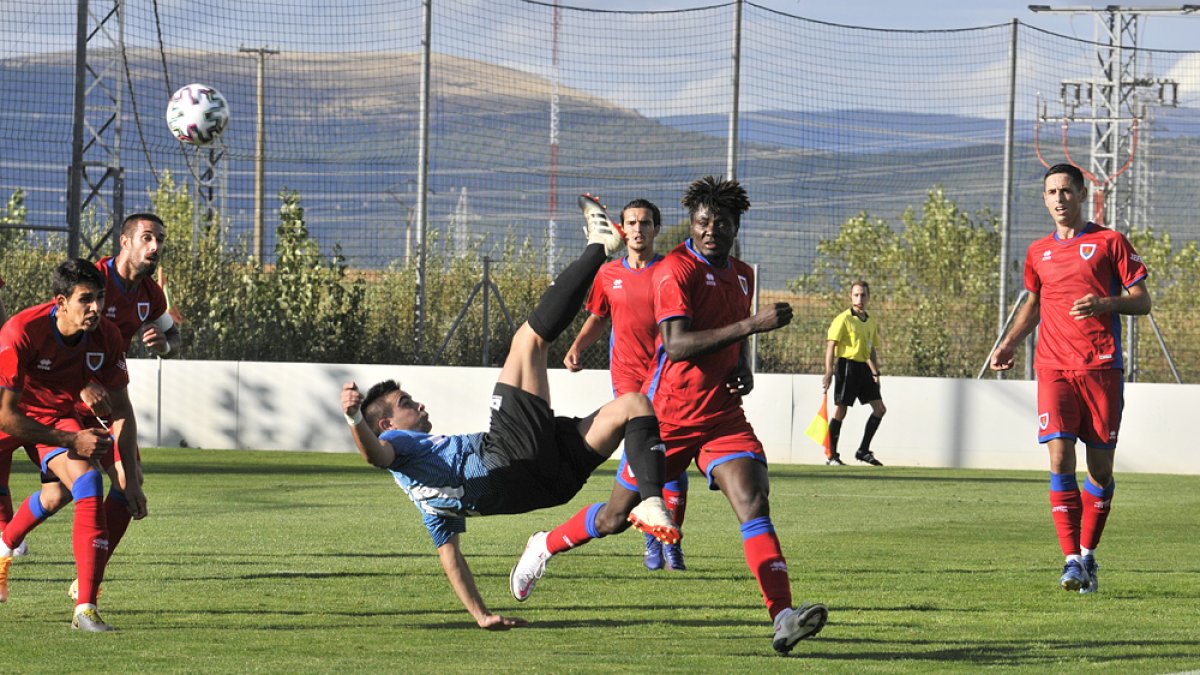 El Numancia disputó el pasado sábado su primer partido de pretemporada frente a la SD Logroñés. Valentín Guisande