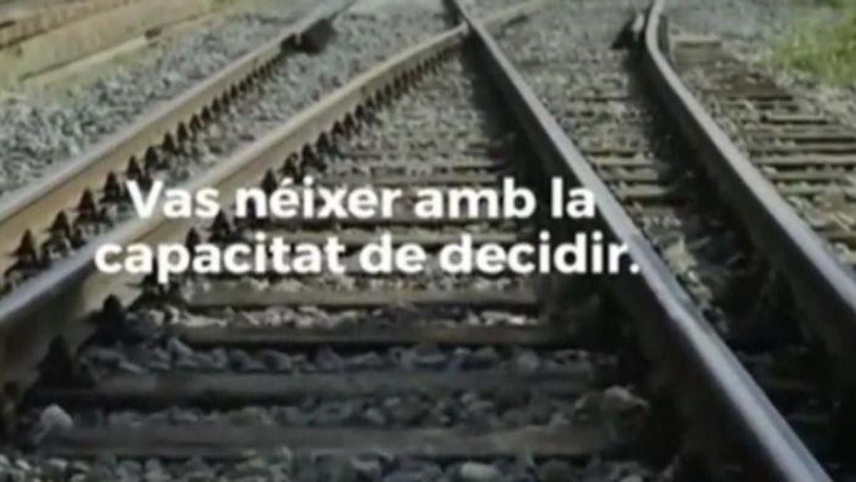 Imagen del anuncio de la Generalitat difundido por TV-3.-EL PERIÓDICO